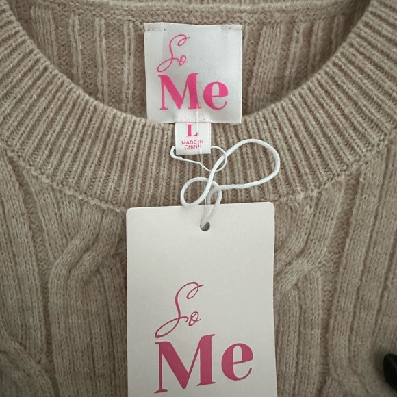 NWT So Me Oatmeal Cable Knit Sweater with bows Large - Picture 4 of 5